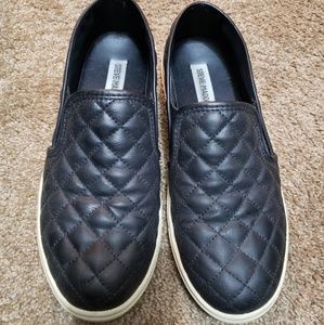 STEVE MADDEN SLIDES SZ 8- gently used-no box